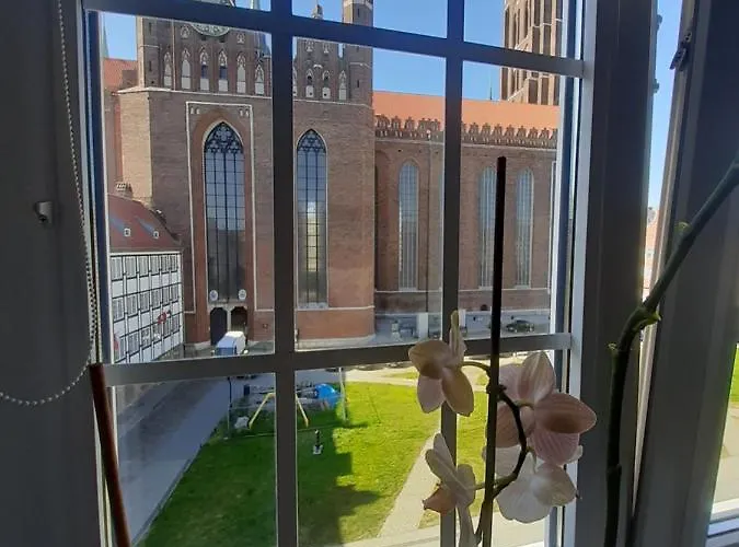 Apartment In Old Town - View Of Mariacki Church